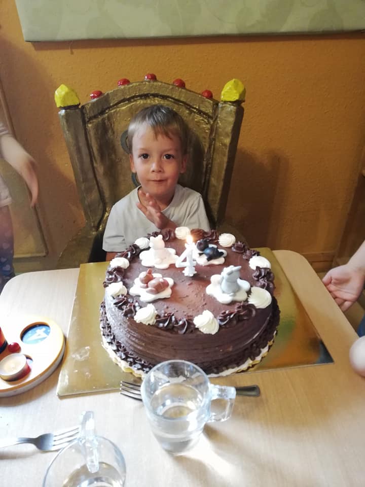 Katica Ovi - Születésnap